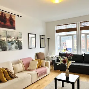 Cosy River View Flat At Temple Bar , Dublin Ireland