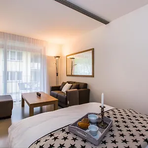 Nest - Neptun Studio At Seefeld Zürih