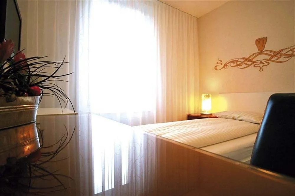 Swiss Star Marc Aurel - Self Check-In Apartment Zurich 0*,  Switzerland